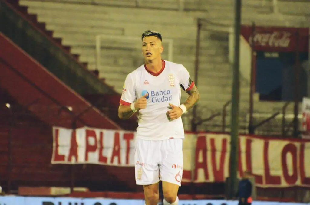 Los tres defensores que sondeó River